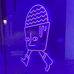 Meet your Posher, Victor